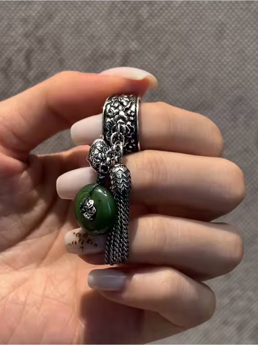 Green Stone Tassel Charm Silver Ring - Picture 2 of 15